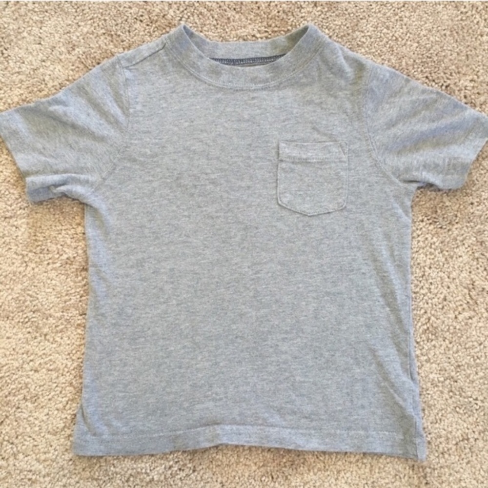 OLD NAVY boy’s basic gray short sleeve Tshirt 5T